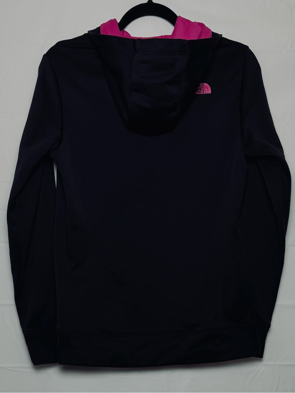 The North Face Black Women’s Pullover Hoodie with Pink Logo and Lining. M NWOT - Picture 3 of 8